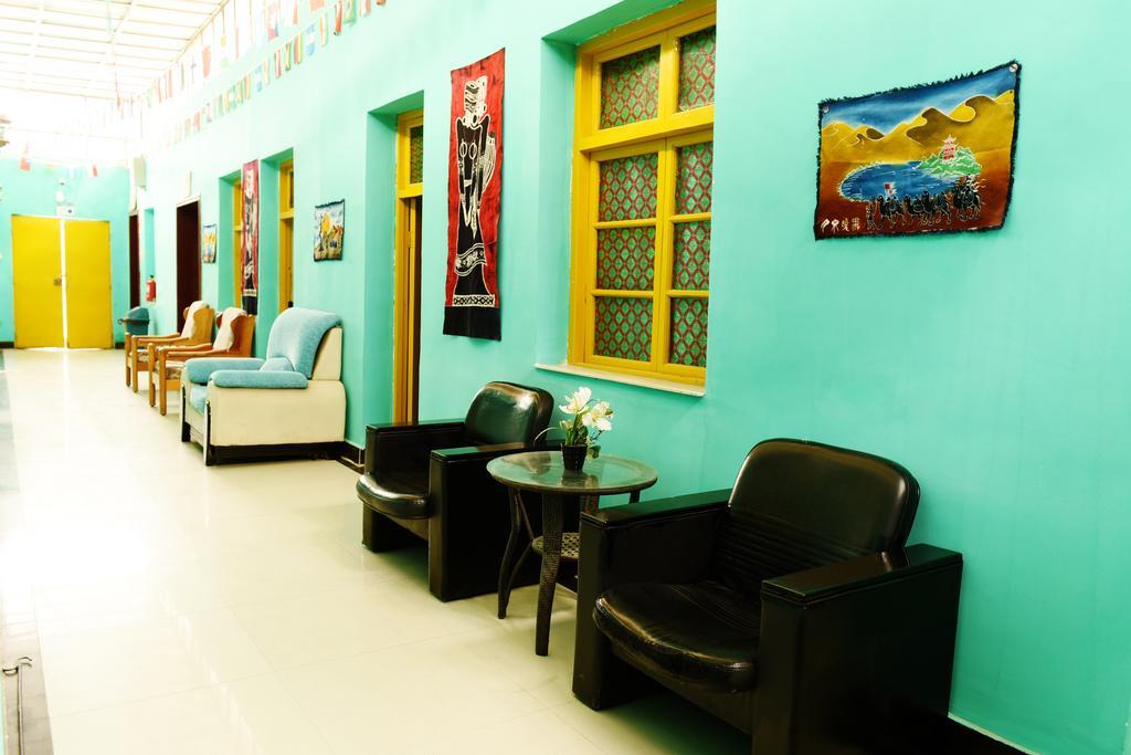 Happy Station Hostel Dunhuang Exterior photo