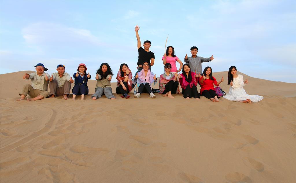 Happy Station Hostel Dunhuang Exterior photo